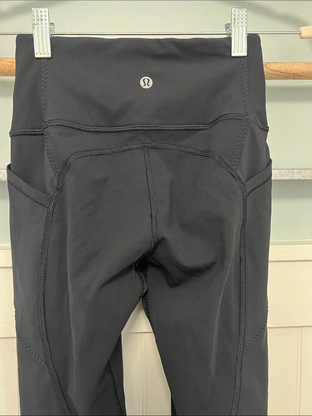 Women’s Lululemon leggings, black size 2 side pockets